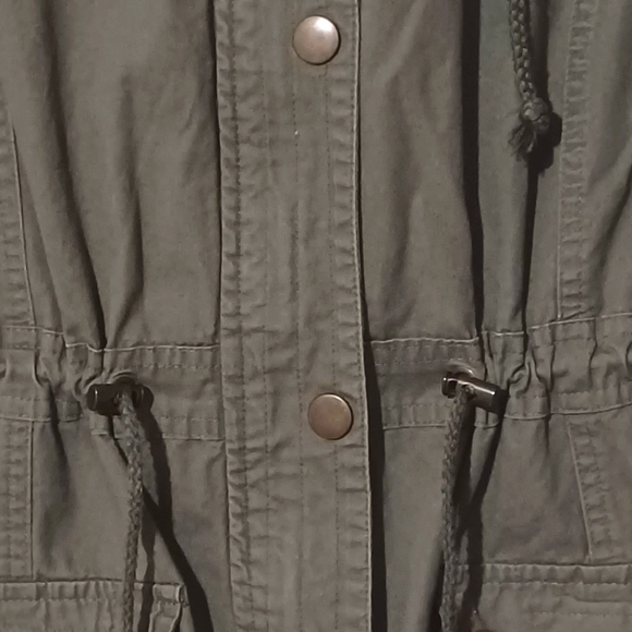 NEW LOOK Military Utility Hood Sleeveless Drawstring Distress Cargo Jacket EUC - Picture 8 of 13